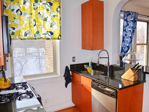 4th image of 5456 S Cornell Ave APT 2W