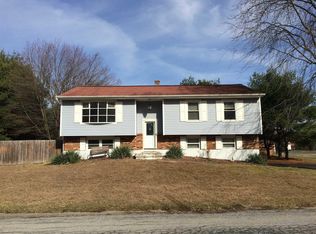 92 W Long Meadow Dr, Staatsburg, NY 12580