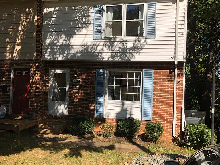 1228 Holmes Ave — Photo 1
