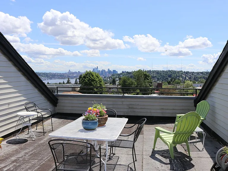 Fremont Court — Photo 13