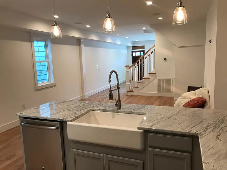 616 Idlewood Ave — Photo 3