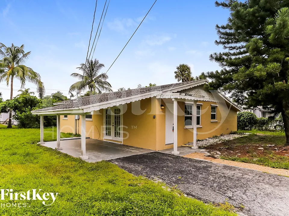1940 SW 65th Ter