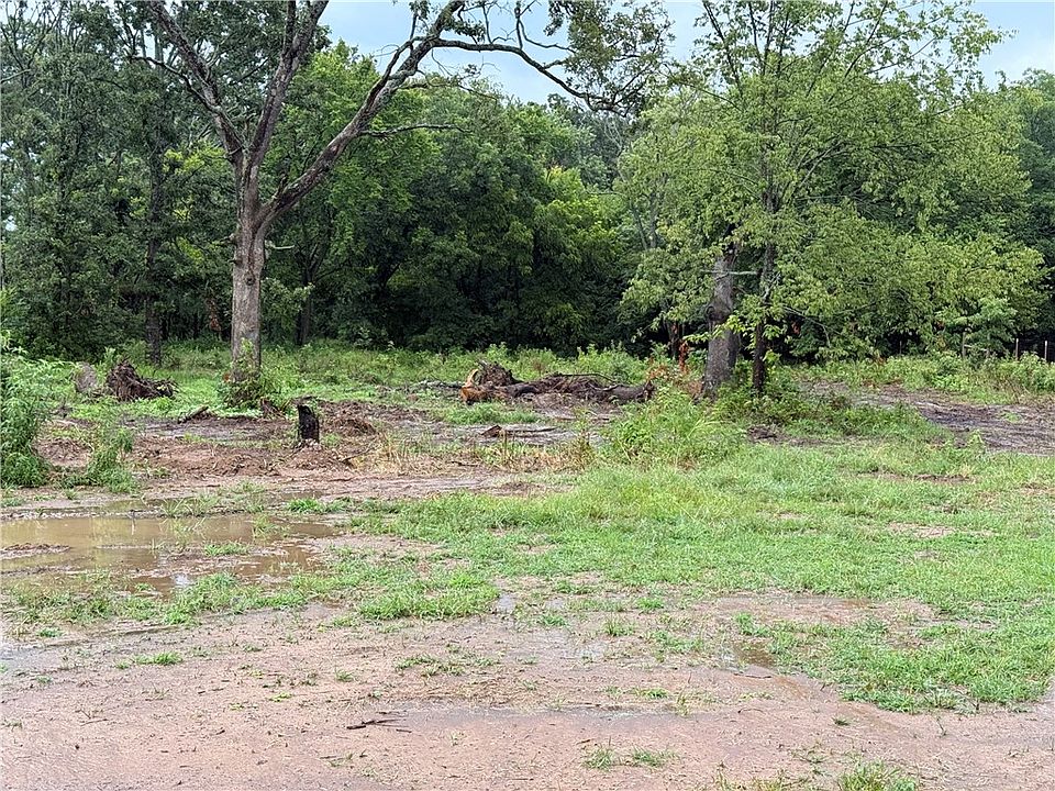 2nd image of 476 Hope