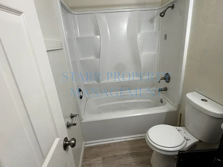 415 E Flora St #1-13 — Photo 16