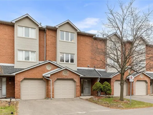 72 Stone Church Rd W #67, Hamilton, ON L9B 2H8