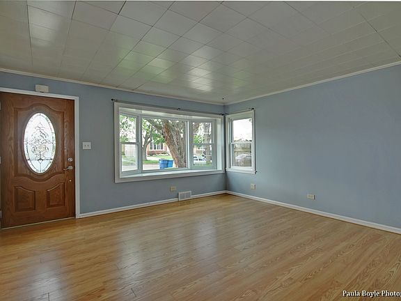 2nd image of 2917 Sunset Lane