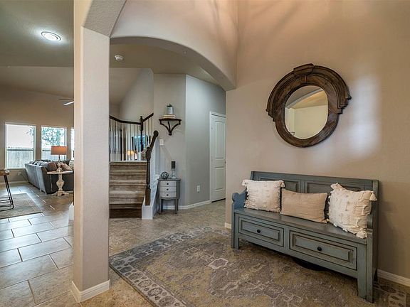 5th image of 320 Kendall Crest Dr