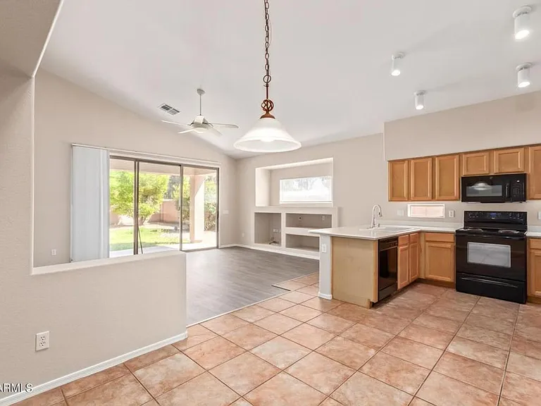 962 W Desert Broom Ct — Photo 15