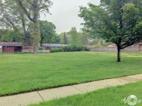 2nd image of 510 Brown St
