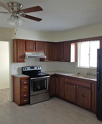 2nd image of 20541 Ohio St