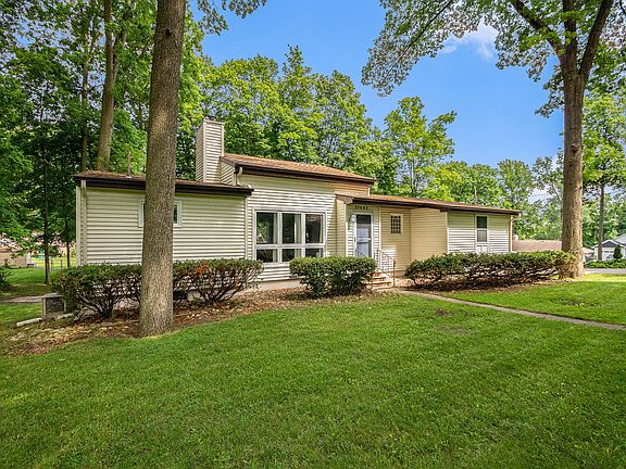 4th image of 22492 Park Shore Dr