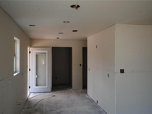 4th image of 2207 Pedernales Ct