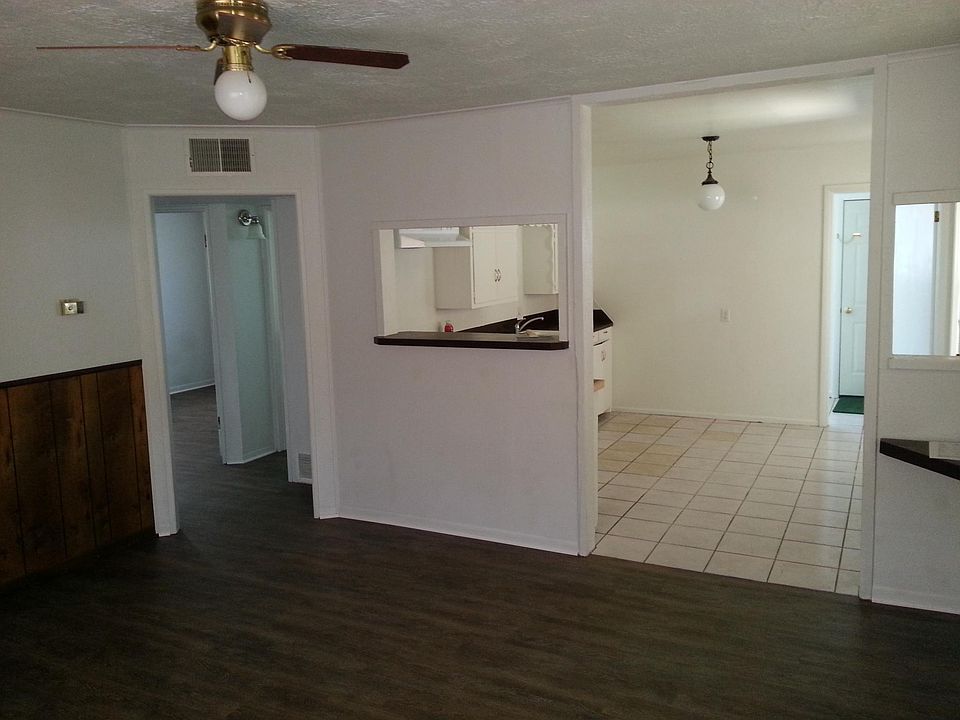 2nd image of 526 W Cherry Ave