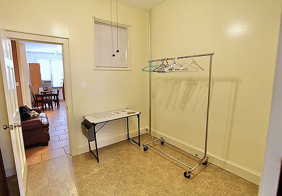 5th image of 812 Grand St #2R