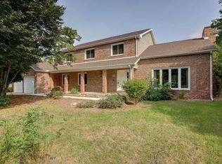 1210 Wilshire Ct, Champaign, IL