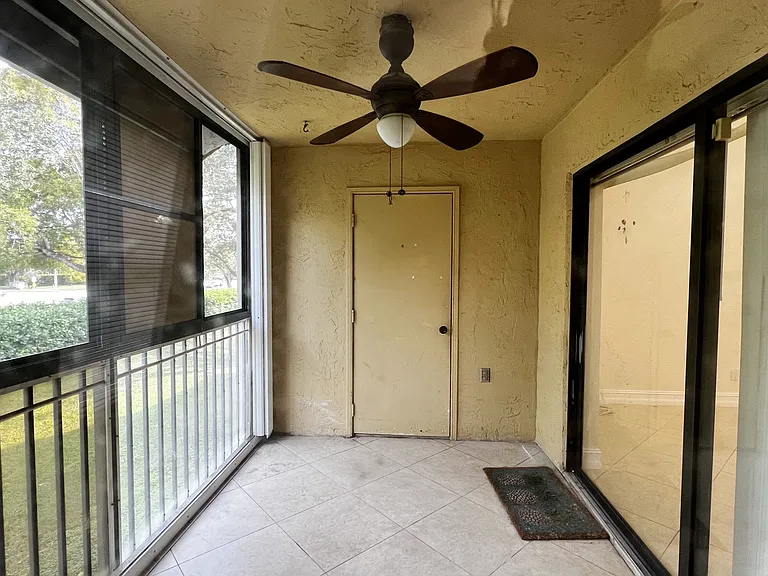 9617 Riverside Dr #6 — Photo 13