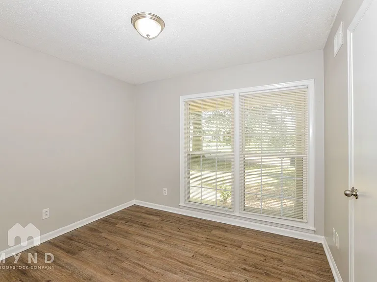 2154 Ashland Dr — Photo 13