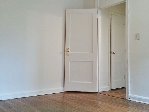 5th image of 4511 43rd Ave