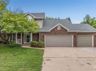 9525 Winston Ave, Urbandale, IA 50322