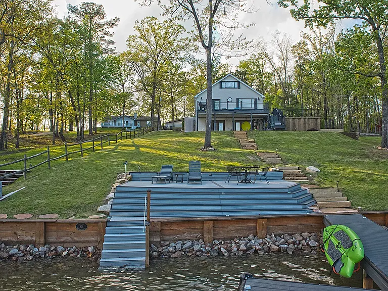 801 Holiday Dr — Photo 6