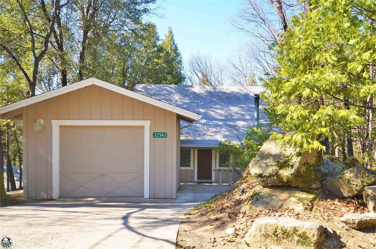 22542 E Rhine River Dr photo 1