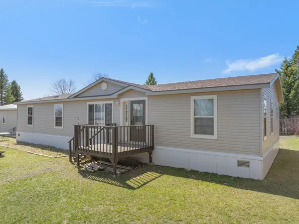 402 5th St NW, Mohall, ND 58761