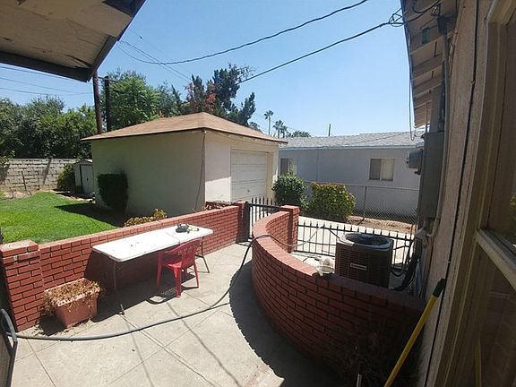 2nd image of 2357 Cedar St