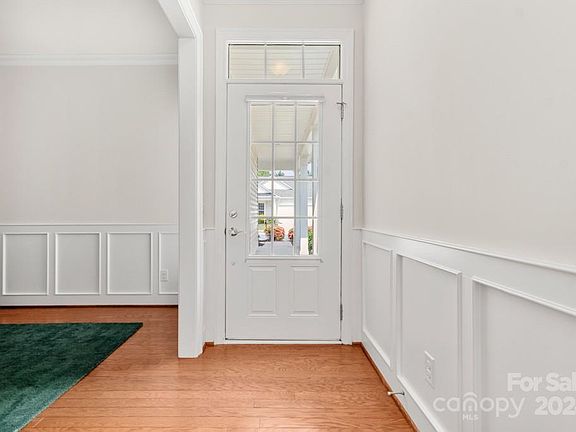 3rd image of 5037 Thistle Ln