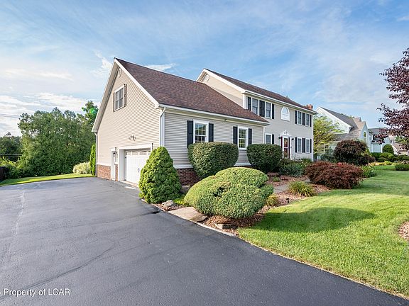 2nd image of 30 Genoa Ln