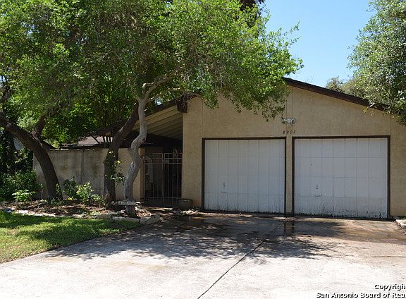 4th image of 8907 Pertshire St