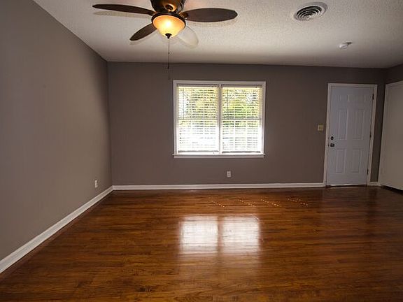 3rd image of 1119 Beth Manor Dr