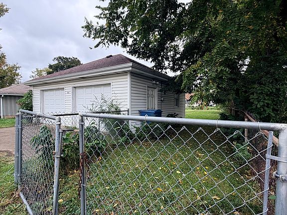 5th image of 840 S Addison St