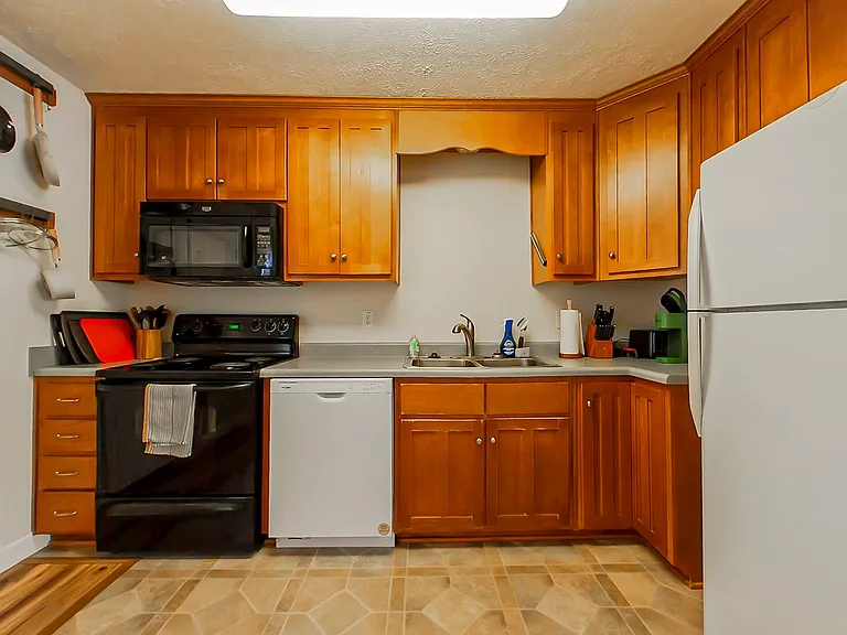 132 Charleston Row Blvd — Photo 10