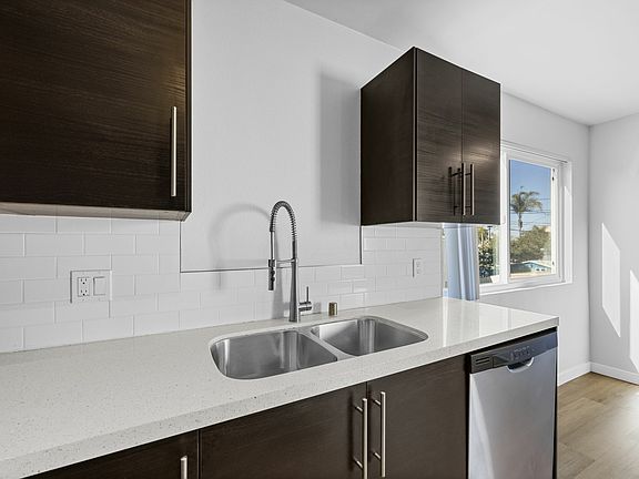 3rd image of 4176 Oregon St #2-BR