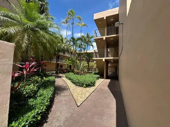 10975 SW 107th St APT 110, Miami, FL 33176