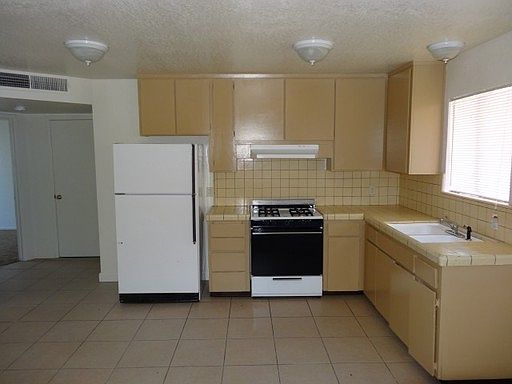 4th image of 1214 E Clinton Ave APT 102