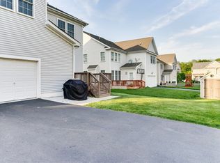 9 Singleton Dr, Chesterfield, NJ 08515