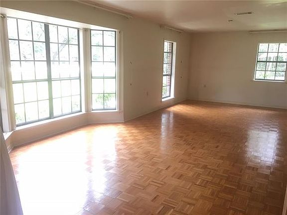 2nd image of 121 Charwood Dr