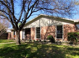 2922 Rolling Hills Dr, Carrollton, TX 75007
