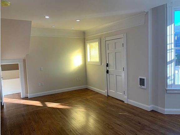 2nd image of 3970-3974 25th St #3972