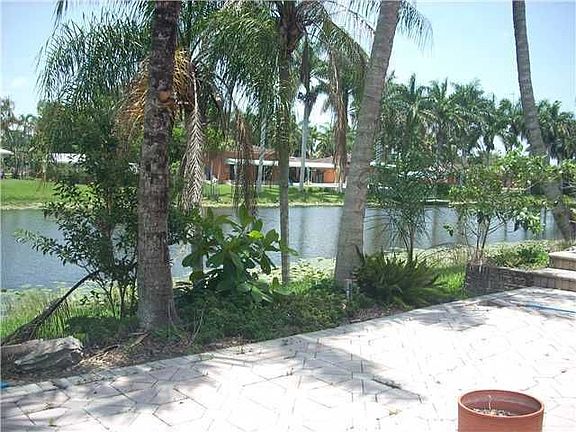 3rd image of 10701 SW 26th Ct