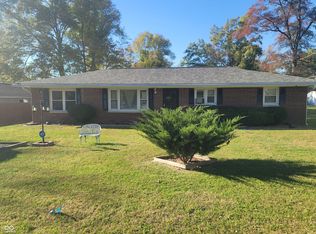 4390 W Crystal St, North Vernon, IN 47265