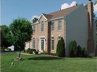 13221 Windy Leaf Ct, Woodbridge, VA