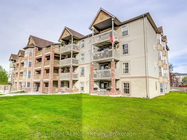 4005 Kilmer Dr #212, Burlington, ON L7M 4M2