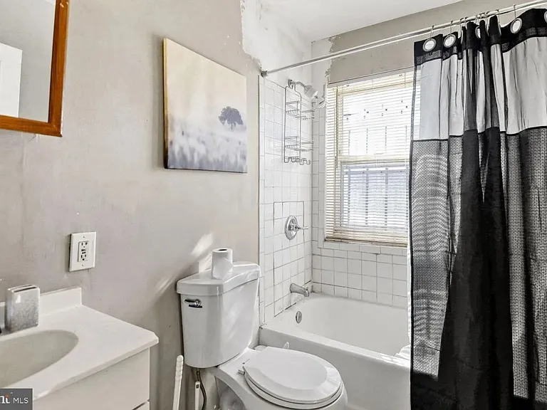 400 N Rose St #1 — Photo 7