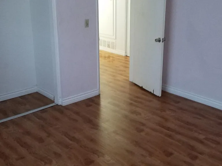 721 N Mountain View St — Photo 13