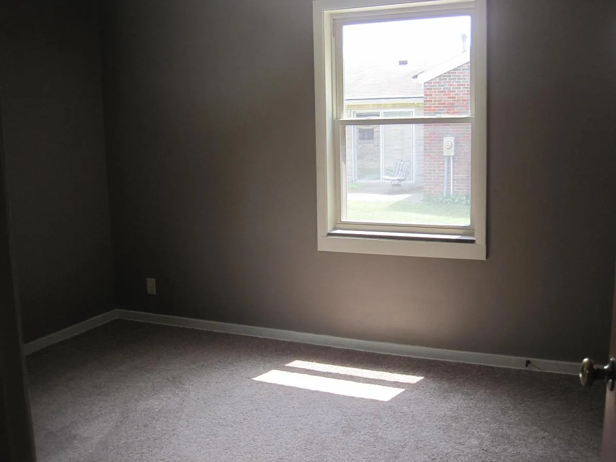 2 bed, $1,400 — Photo 3
