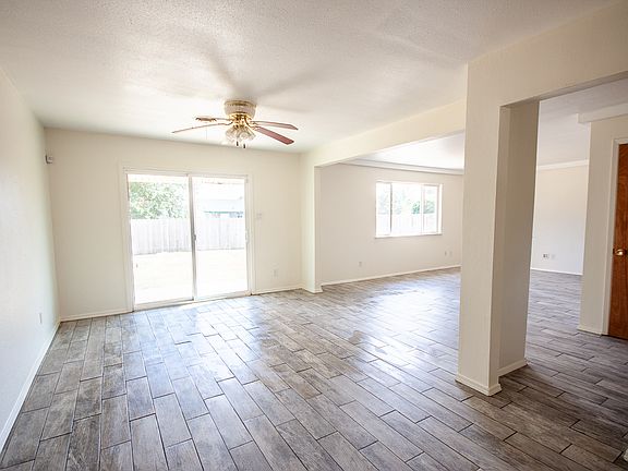 4th image of 1009 W Yucca Ave