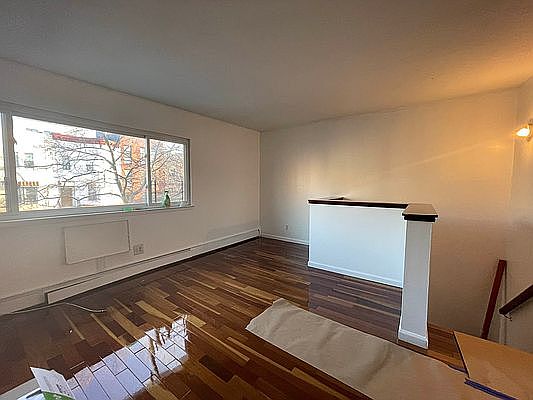 3rd image of 1311 Putnam Ave #2