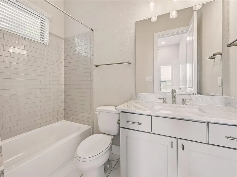 5912 E Post Oak Ln — Photo 23